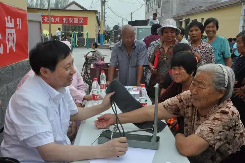 他，用行动诠释“医者仁心”！