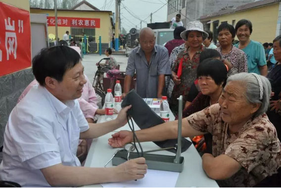 全国劳模孟凡珍：扎根农村30多年的“乡医”